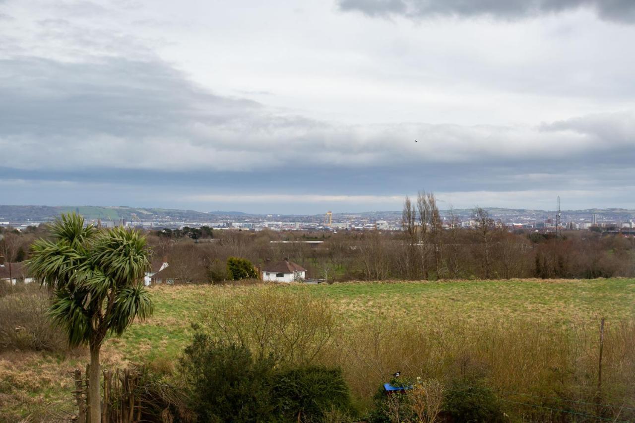 Fully Refurbished North Belfast Home 2 Экстерьер фото