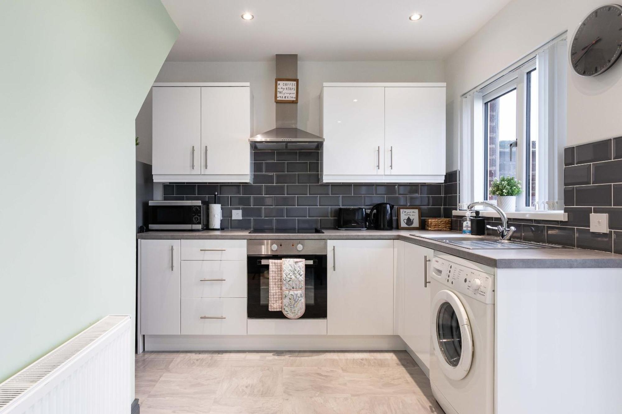 Fully Refurbished North Belfast Home 2 Номер фото