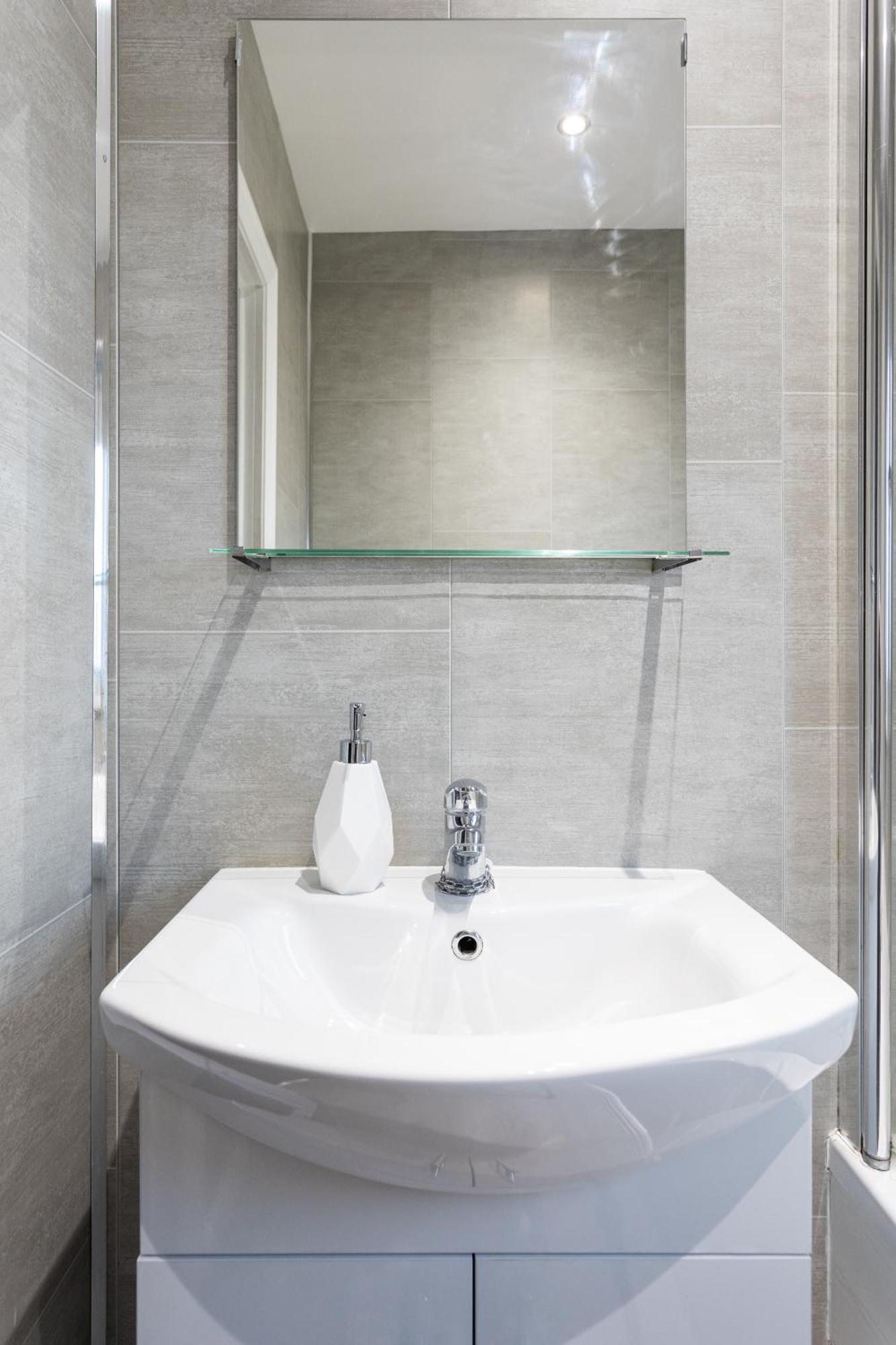 Fully Refurbished North Belfast Home 2 Экстерьер фото