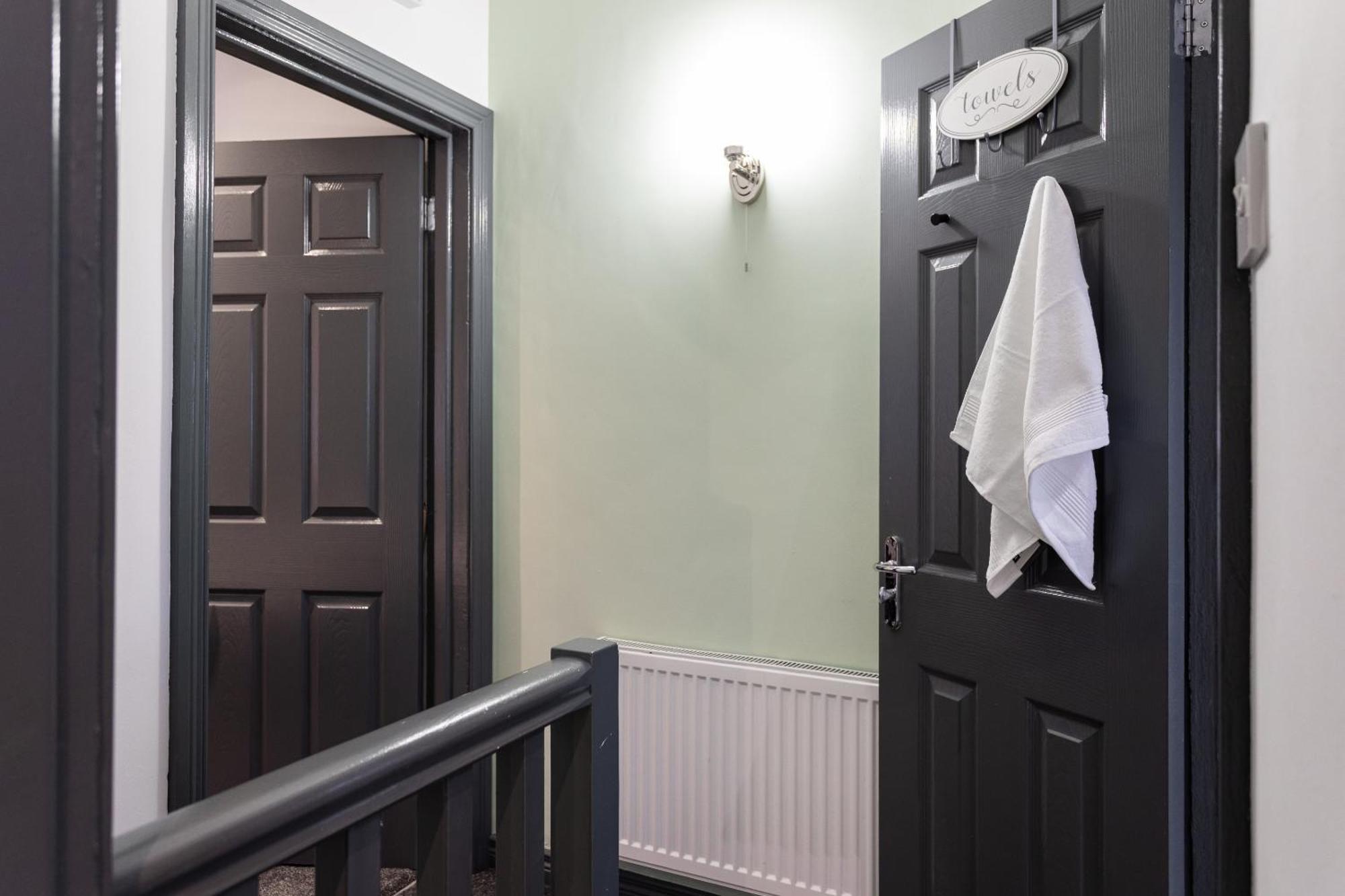 Fully Refurbished North Belfast Home 2 Экстерьер фото