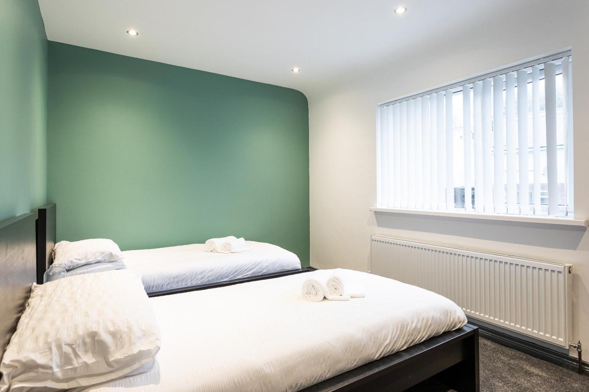 Fully Refurbished North Belfast Home 2 Экстерьер фото