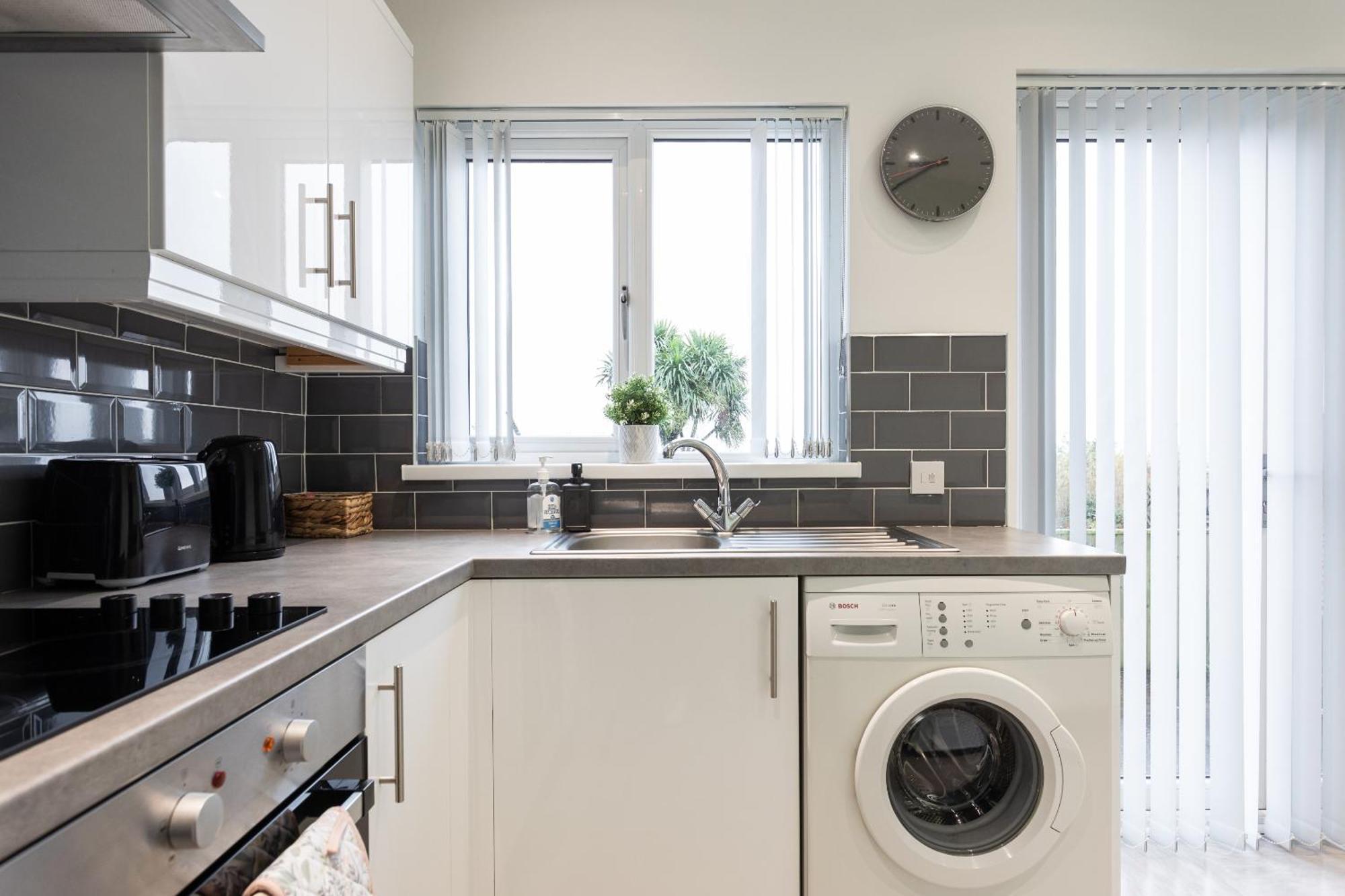 Fully Refurbished North Belfast Home 2 Экстерьер фото
