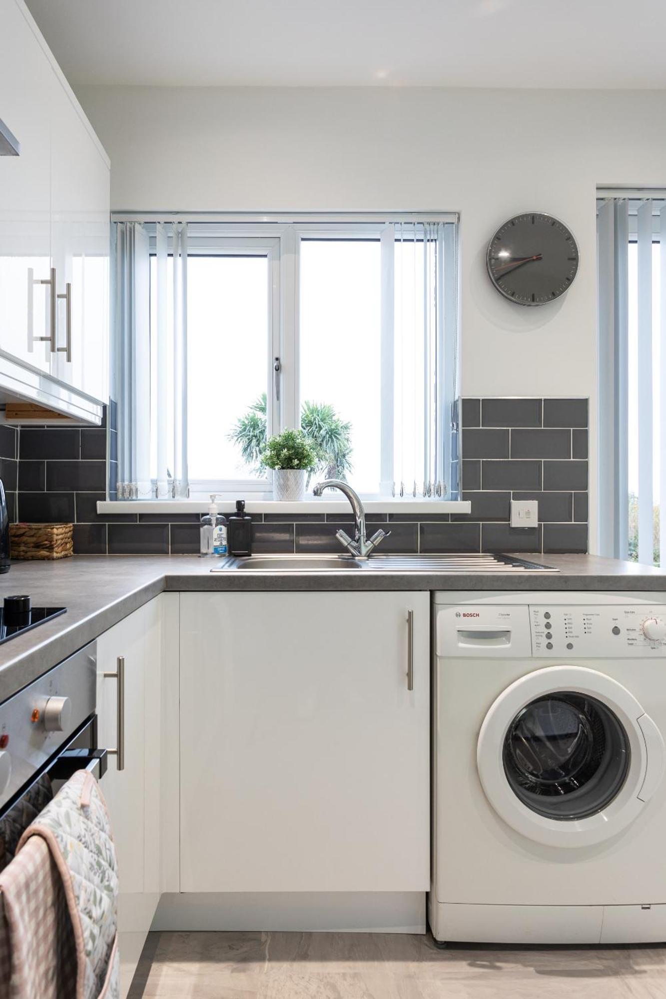 Fully Refurbished North Belfast Home 2 Экстерьер фото